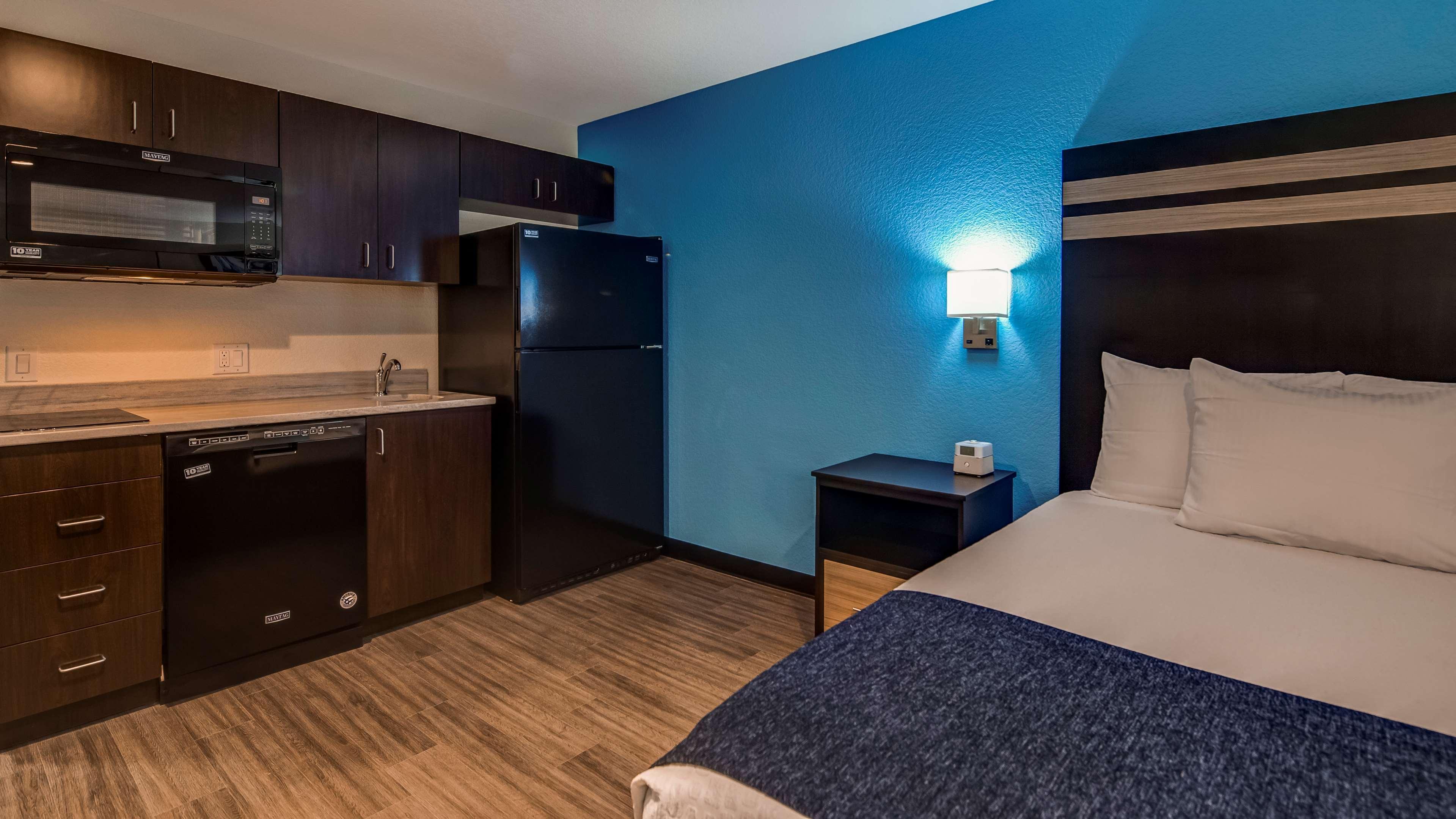 Surestay By Western Hotel 3*